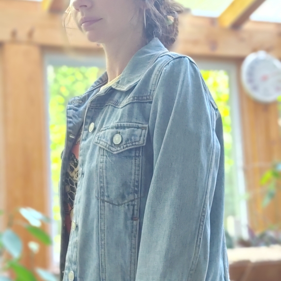 Sweet jean jacket with patch on back - Picture 3 of 14